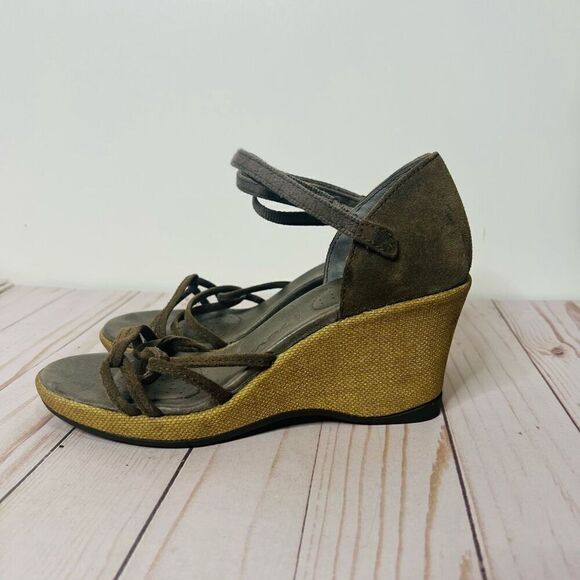 Teva Green Brown Suede Leather Strappy Wedge Sandals Sz 6 - Picture 1 of 8